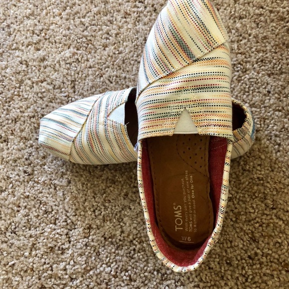 Toms - Picture 4 of 6